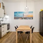 Stylish Loft Close To Boxhagener Platz